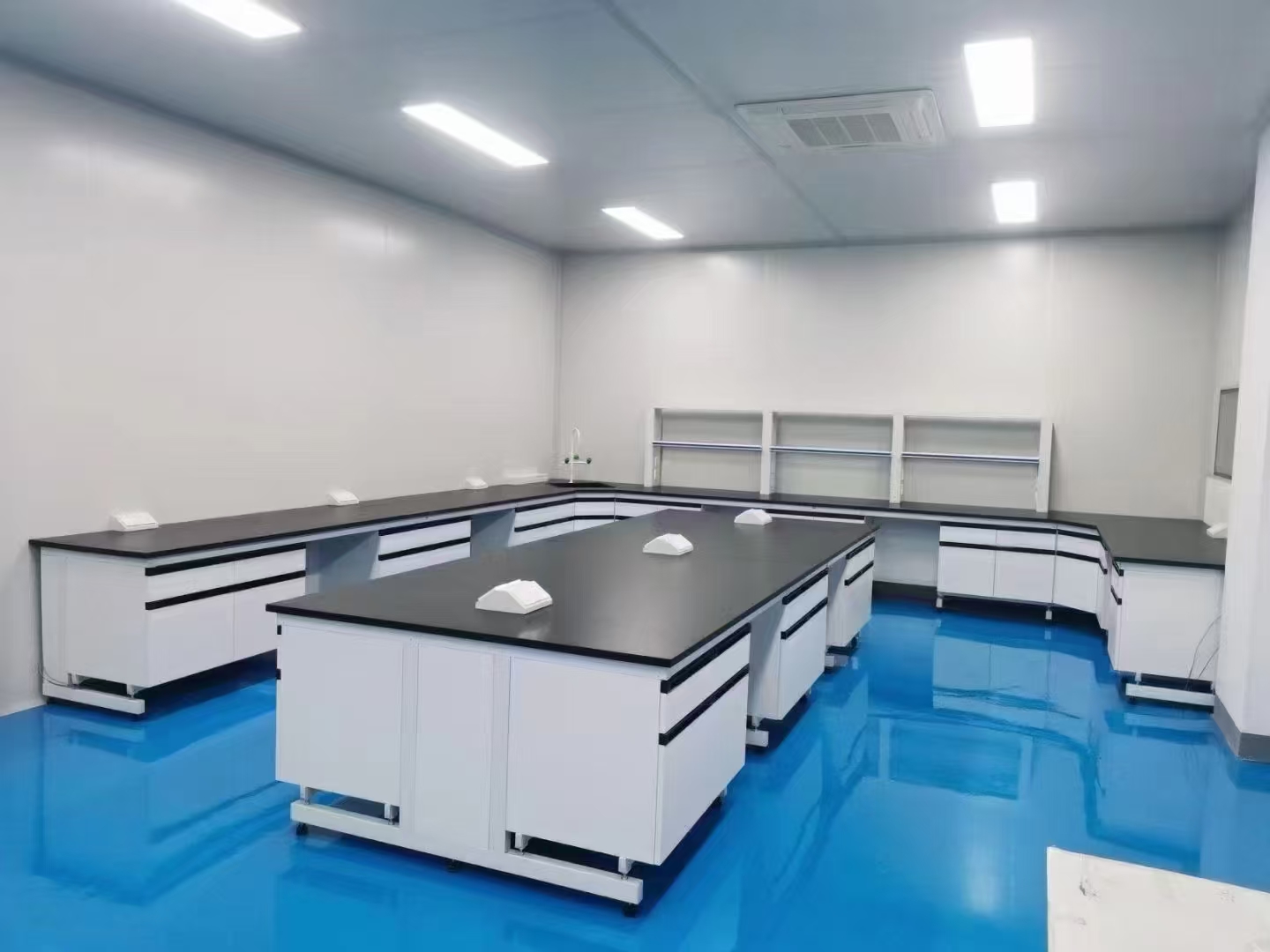 黑色台面钢木实验台