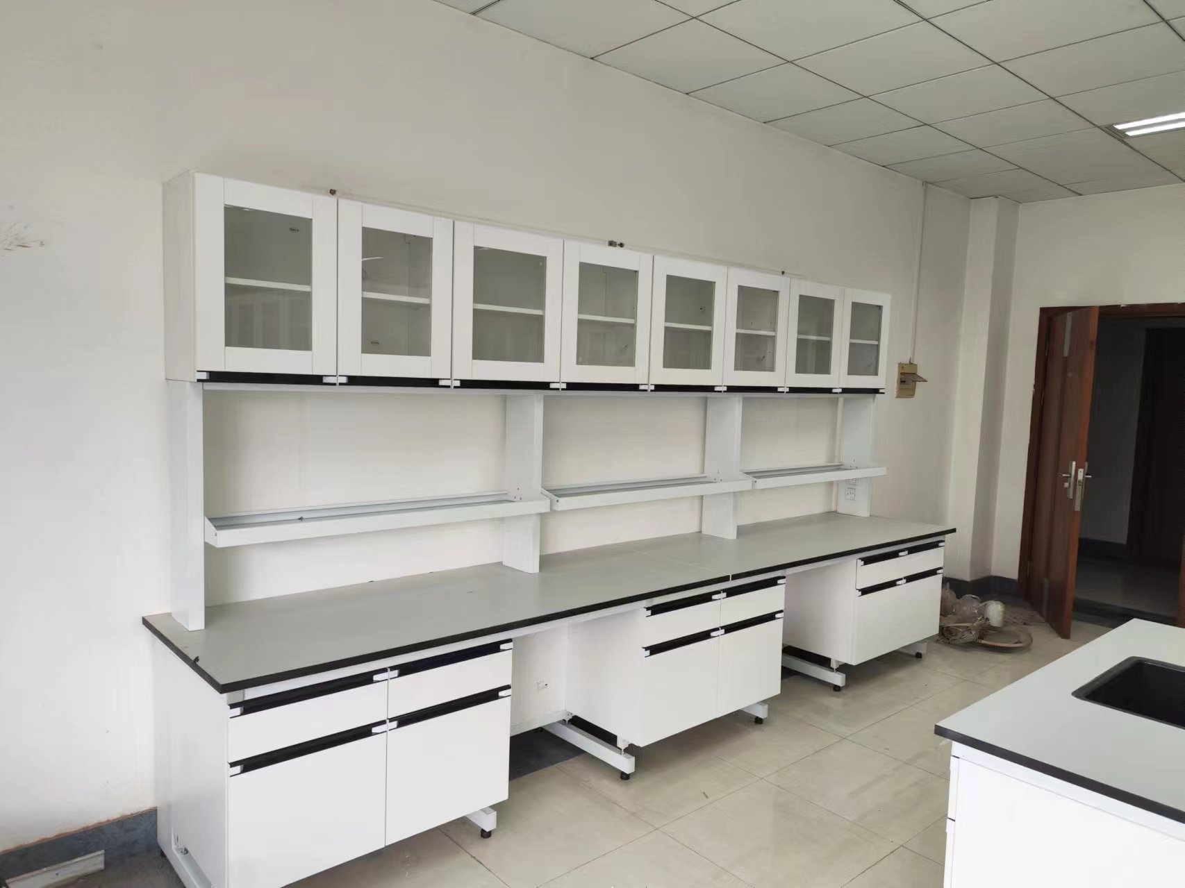 白色台面钢木实验台